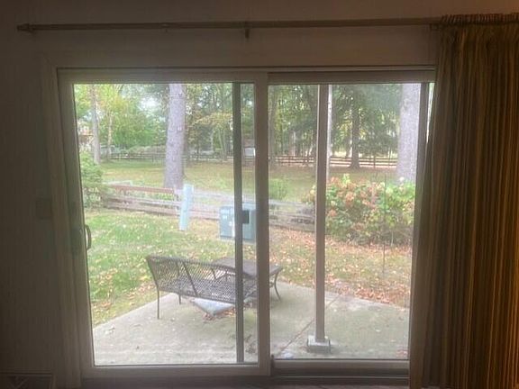 3rd image of 1724 Earthstone Dr