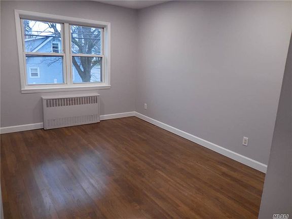 5th image of 1101 N Broadway