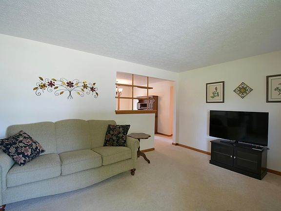 4th image of 5212 Skylight Dr
