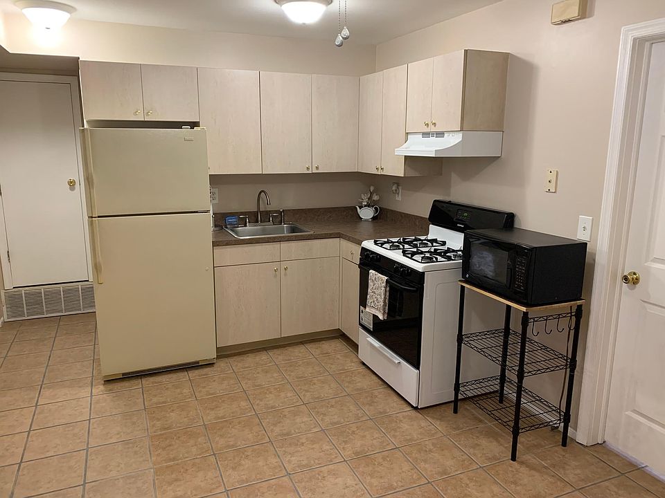 1st image of 20 Ruxton Ave #1A