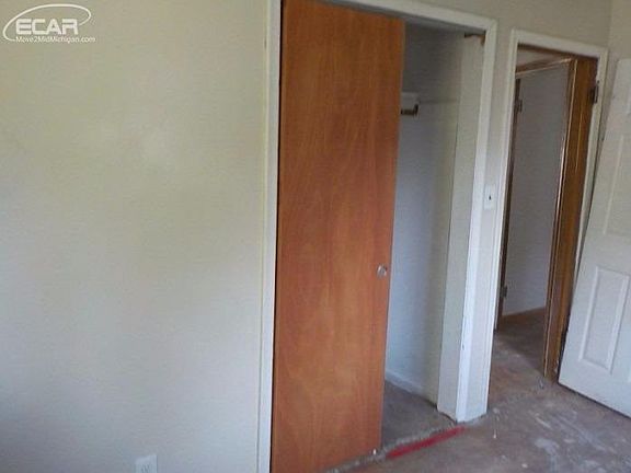 4th image of 5329 Sussex Dr