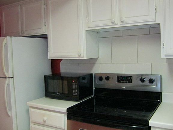 4th image of 1127 E 51st St