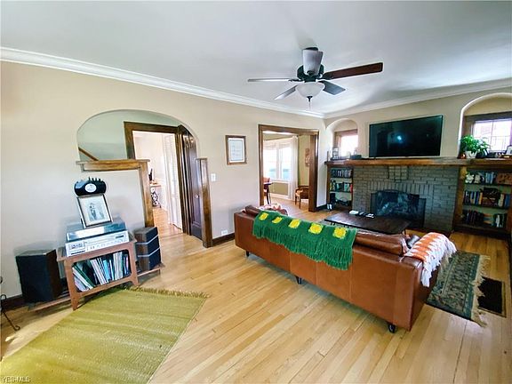 4th image of 2126 Mars Ave