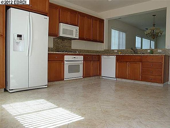 2nd image of 280 W Arnaudo Blvd