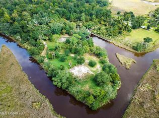 3209 Gollott Rd, Ocean Springs, MS 39564