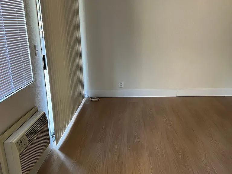 9929 Sepulveda Blvd — Photo 9