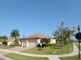 15107 SW 41st St, Davie, FL 33331