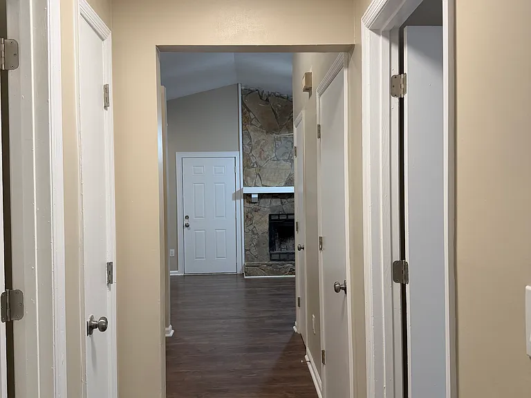 6030 Creekford Dr — Photo 11