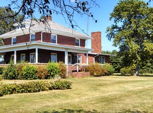 355 N County Road 800e, Arcola, IL 61910