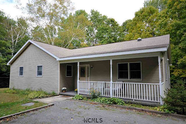 1st image of 12 Lilac Ln