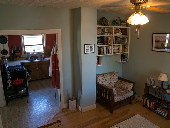 2nd image of 1018 Hawthorn St