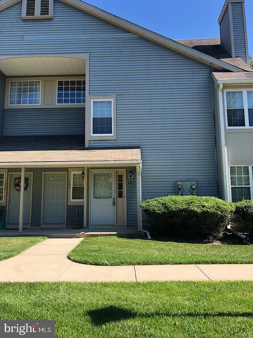 2 bed, 2.0 bath, 1240 sqft, $2,650 — Photo 3