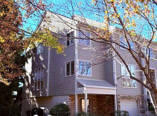 100 Lancefield Rd, Baltimore, MD 21209