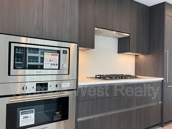 5th image of 1626 Water St #1109