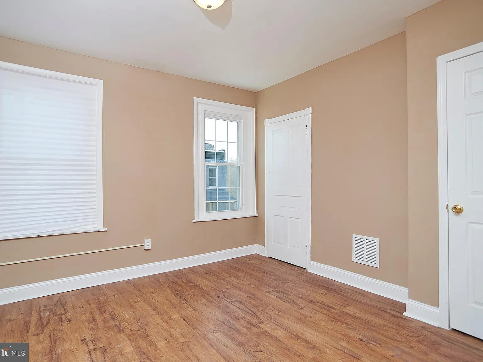 3 bed, 1064 sqft, $1,075 — Photo 3