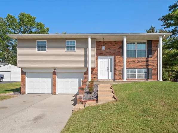 139 Lexington Dr, Millstadt, IL 62260
