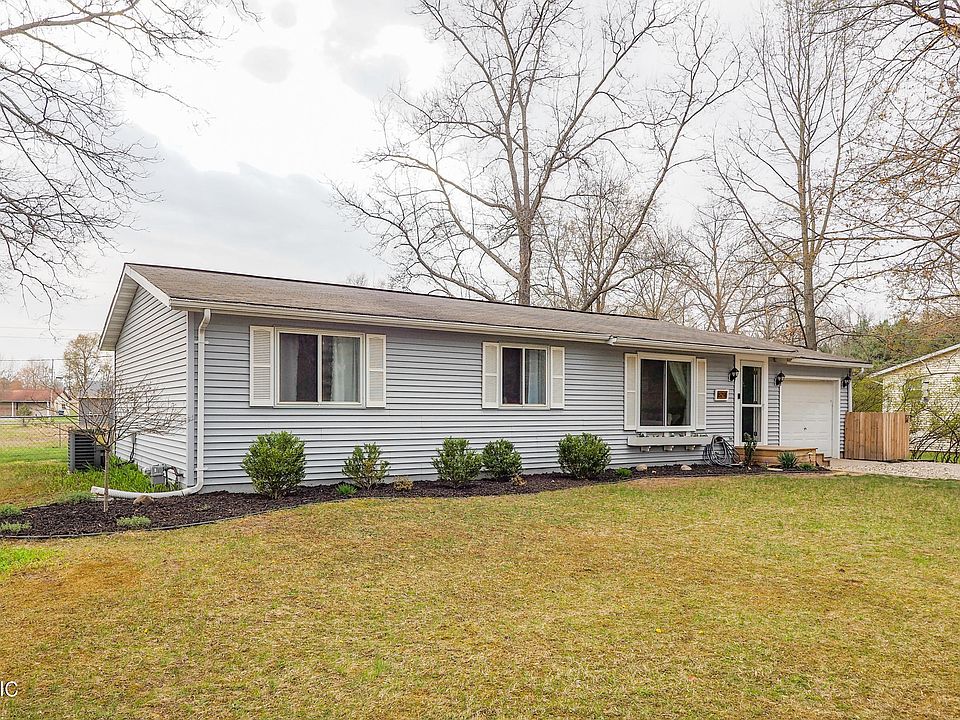 1st image of 35791 Riverview Dr