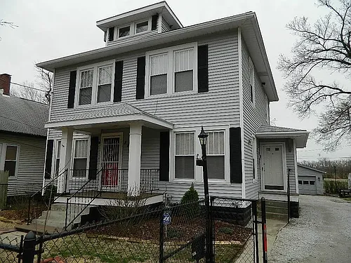 115 E Riverside Dr Photo 1