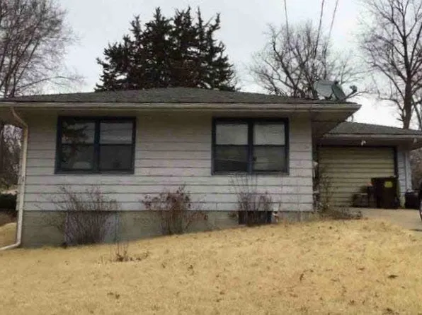 302 E North St, Morrison, IL 61270