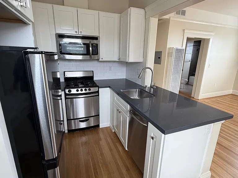 1525 Spruce St #32 — Photo 3