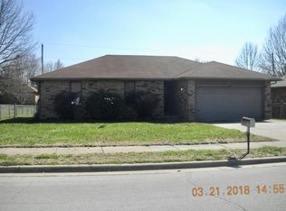 1154 W Lindberg St, Springfield, MO 65807