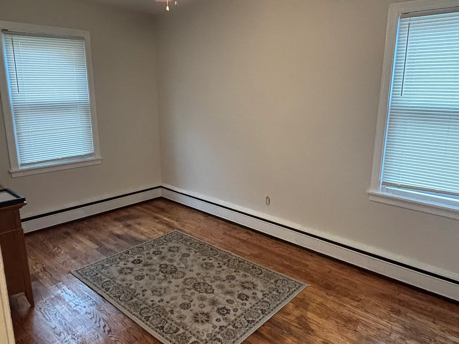 3 bed, 1000 sqft, $3,500 — Photo 4