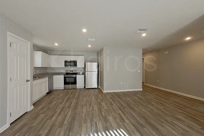 3 bed, 2.0 bath, 1263 sqft, $1,795 — Photo 3