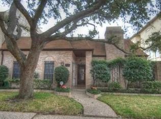 5451 John Dreaper Dr, Houston, TX 77056
