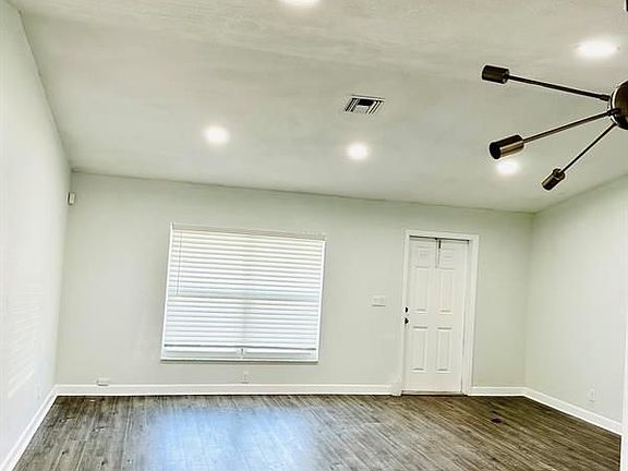 4th image of 5477 Thurston Ave