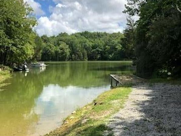 218 Trailwood Lake Rd, Bagdad, KY 40003