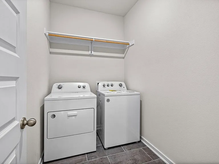 158 S Broyles St — Photo 20