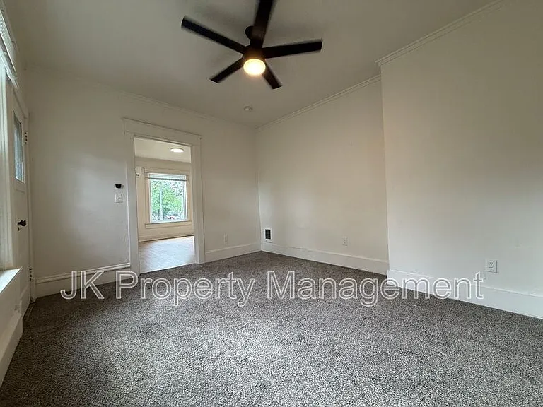 601 5th Ave S #3 — Photo 16