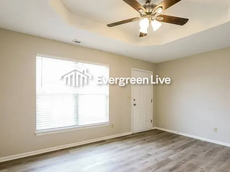 902 Johnson Cir — Photo 3