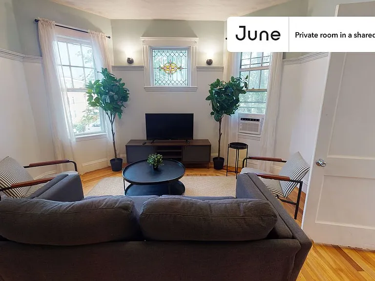 61 Lithgow St #C — Photo 9