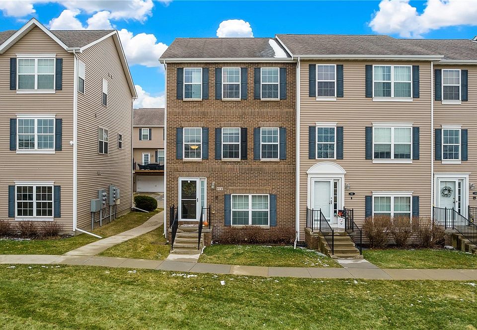 1st image of 916 NE Kamies Ln