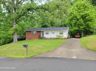 104 Stanton Ln, Oak Ridge, TN 37830