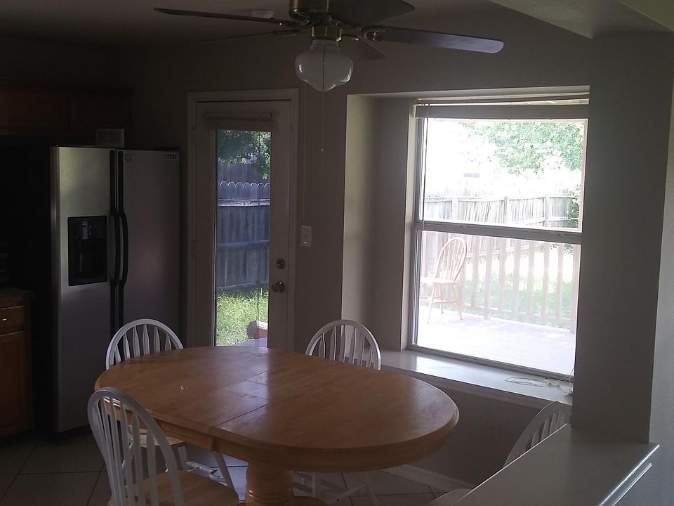 1st image of 1108 Woodview Dr #3-2-2