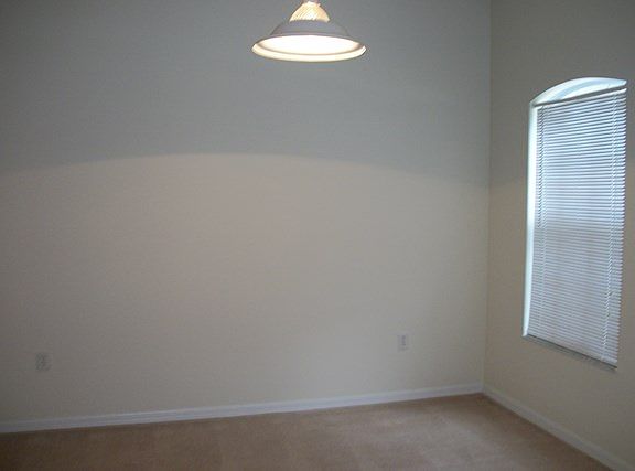 5th image of 12 Banner Ln