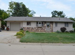 719 3rd Ave NE, Oelwein, IA 50662