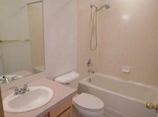 7909 212th St SW UNIT 2, Edmonds, WA 98026