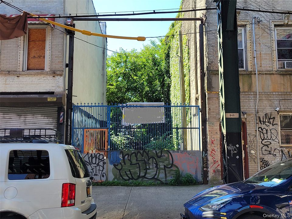 2nd image of 2828 Fulton Street