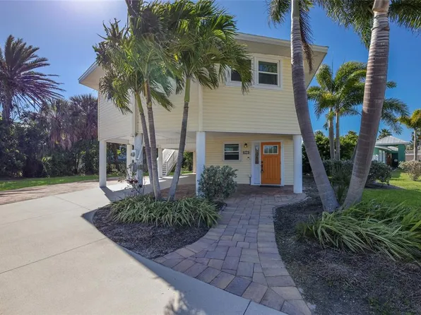221 85th St, Holmes Beach, FL 34217