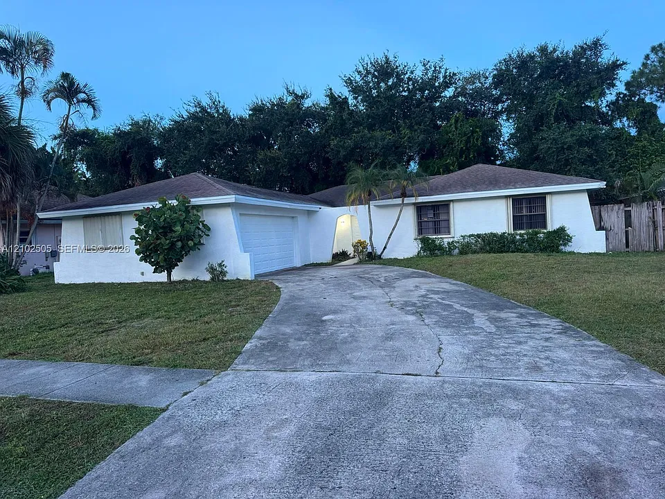 844 Ryanwood Dr