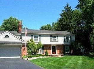 939 Candlestick Ct, Bloomfield Hills, MI 48304