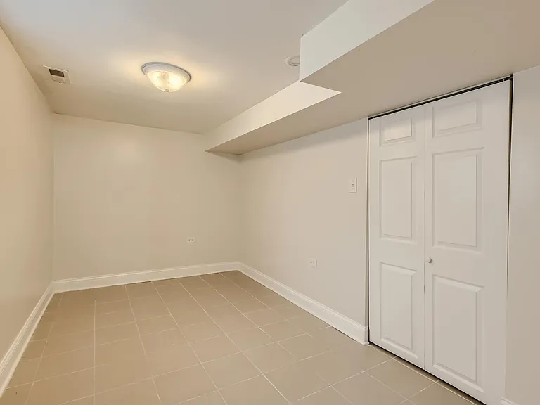 4237 W School St #G — Photo 11