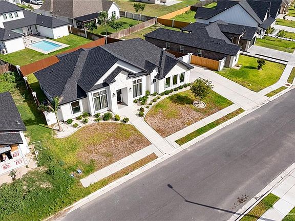 2nd image of 13811 N 33rd Ln