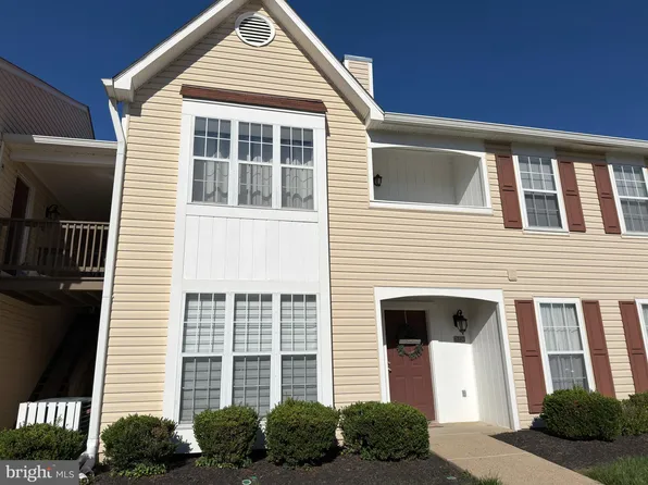 7822 Harrowgate Cir #D, Springfield, VA 22152