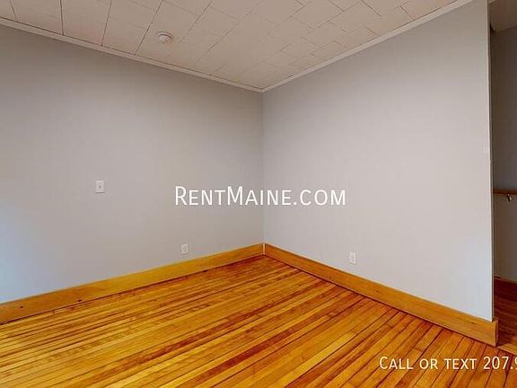 4th image of 118 Grove St APT 2
