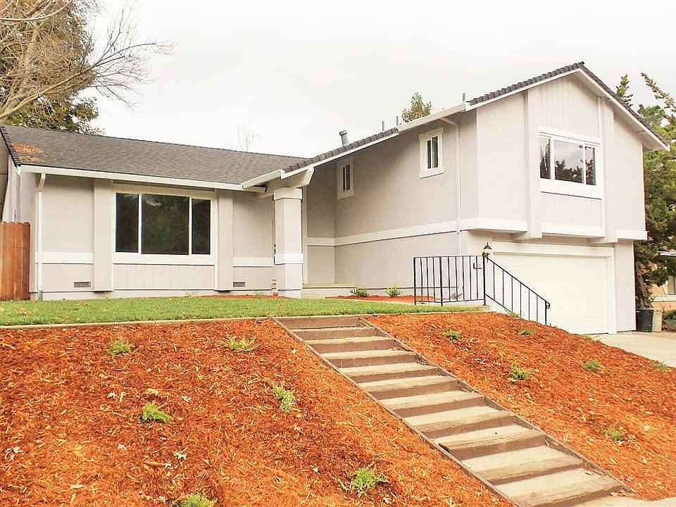 1st image of 521 Eagle Nest Dr