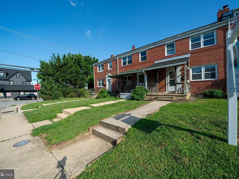 705 Eastshire Dr — Photo 29